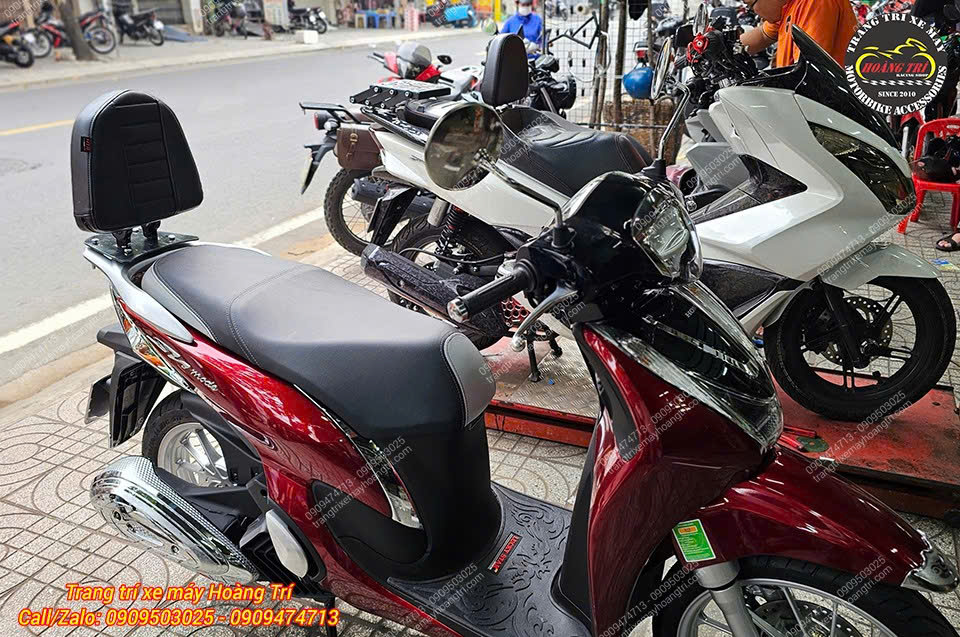 Toàn cảnh SH Mode sau khi nâng cấp tựa lưng V2, giúp phần đuôi thêm tiện dụng
