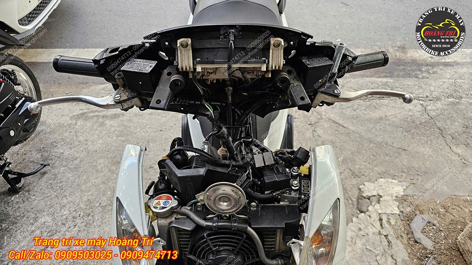 Sau khi đã nâng cấp hệ thống phanh ABS dây điện được đặt gọn gàng cho xe
