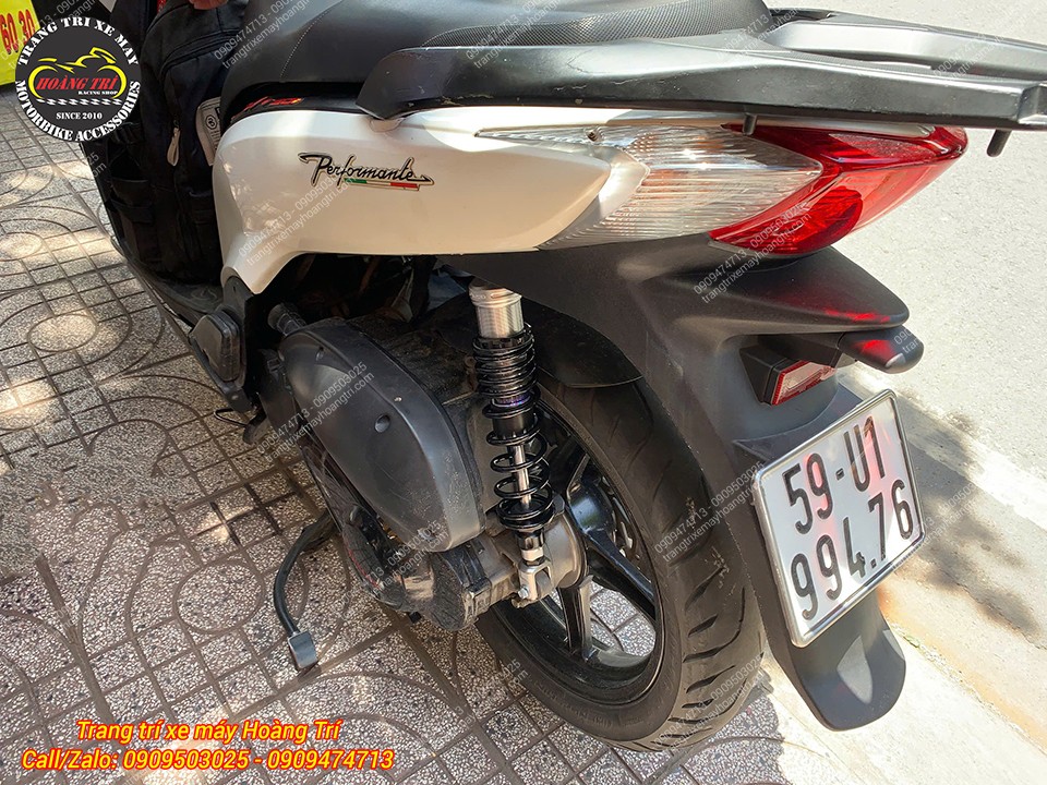 Với phong cách đen trắng của Sh 2016 thì cặp phuộc Racing Boy Series S là lựa chọn hoàn hảo