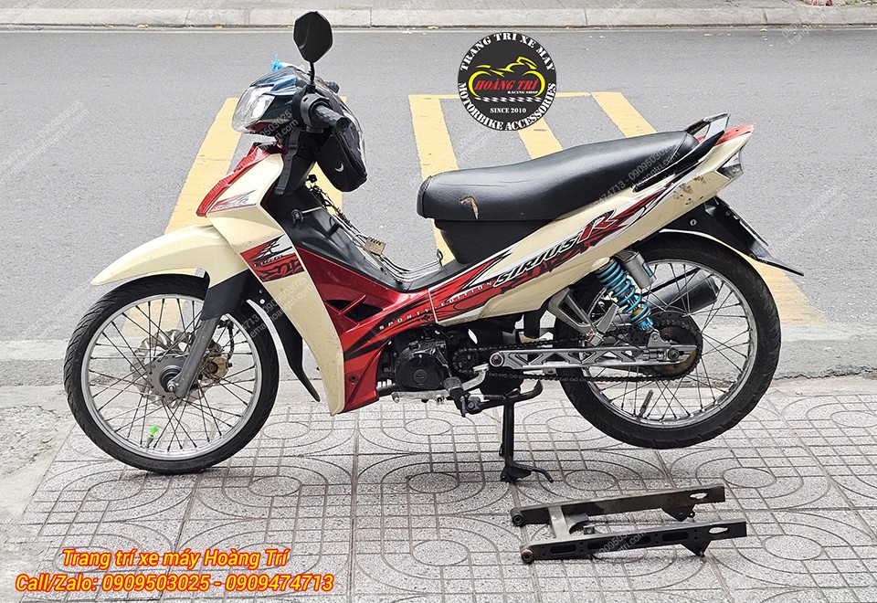 Bên cạnh gấp zin là gấp nhôm CNC Magicboy đã được nâng cấp hoàn thiện cho Sirius 50 kiểu dáng hiện đại