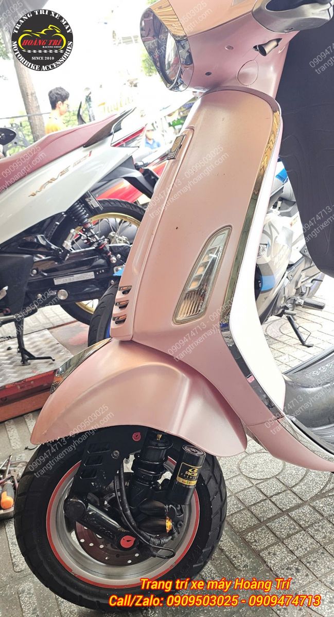 Góc nhìn tổng thể phần đầu Vespa Sprint sau khi hoàn thiện nâng cấp phuộc trước Racing Boy