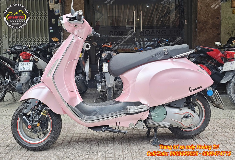 Toàn cảnh Vespa Sprint màu hồng sau khi nâng cấp trọn bộ phuộc Racing Boy trước sau