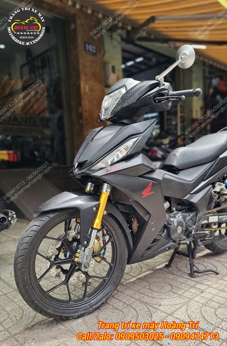 Phần đầu Winner V1 trở nên cứng cáp hơn sau khi hoàn thiện combo phuộc và hệ thống phanh