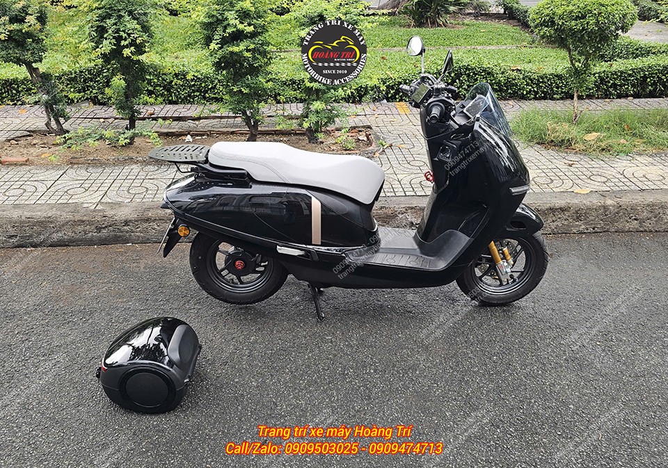 Honda UC3 kết hợp baga sau SRP cùng thùng sau tạo thêm không gian chứa hành lý tiện lợi