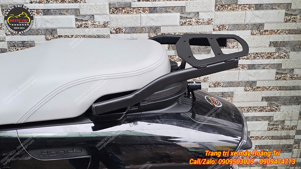 Cận cảnh baga sau SRV Honda UC3 lắp chắc chắn, sẵn sàng gắn nhiều mẫu thùng tiện dụng
