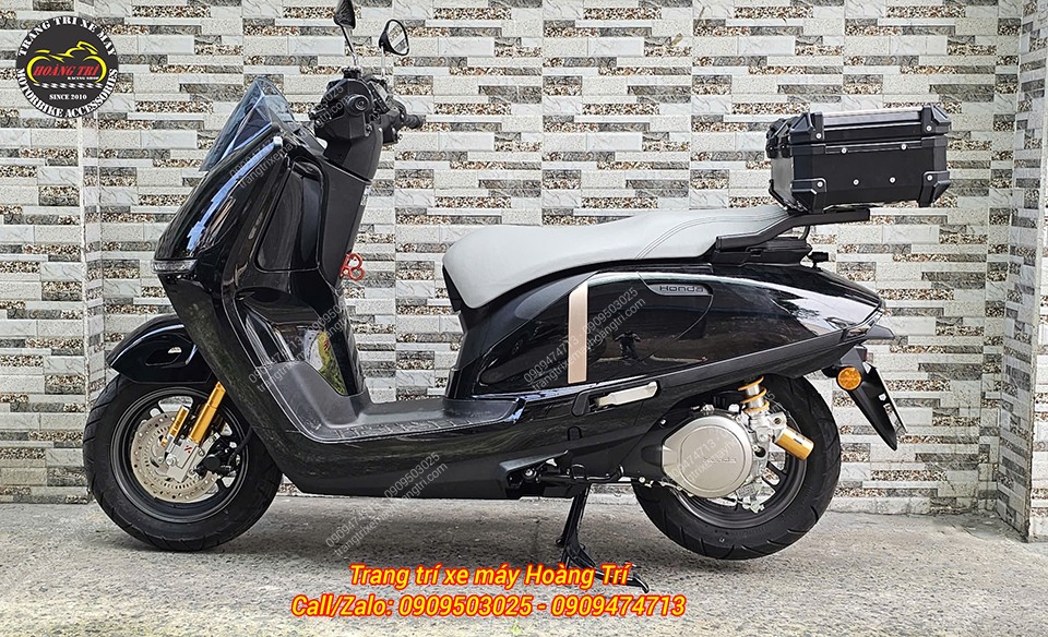 Honda UC3 hoàn thiện với baga sau SRV và thùng nhôm, phù hợp di chuyển lẫn du lịch ngắn ngày