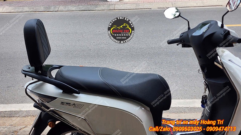 Một chi tiết vừa trang trí xe vừa mang đến sự thoải mái cho người ngồi sau