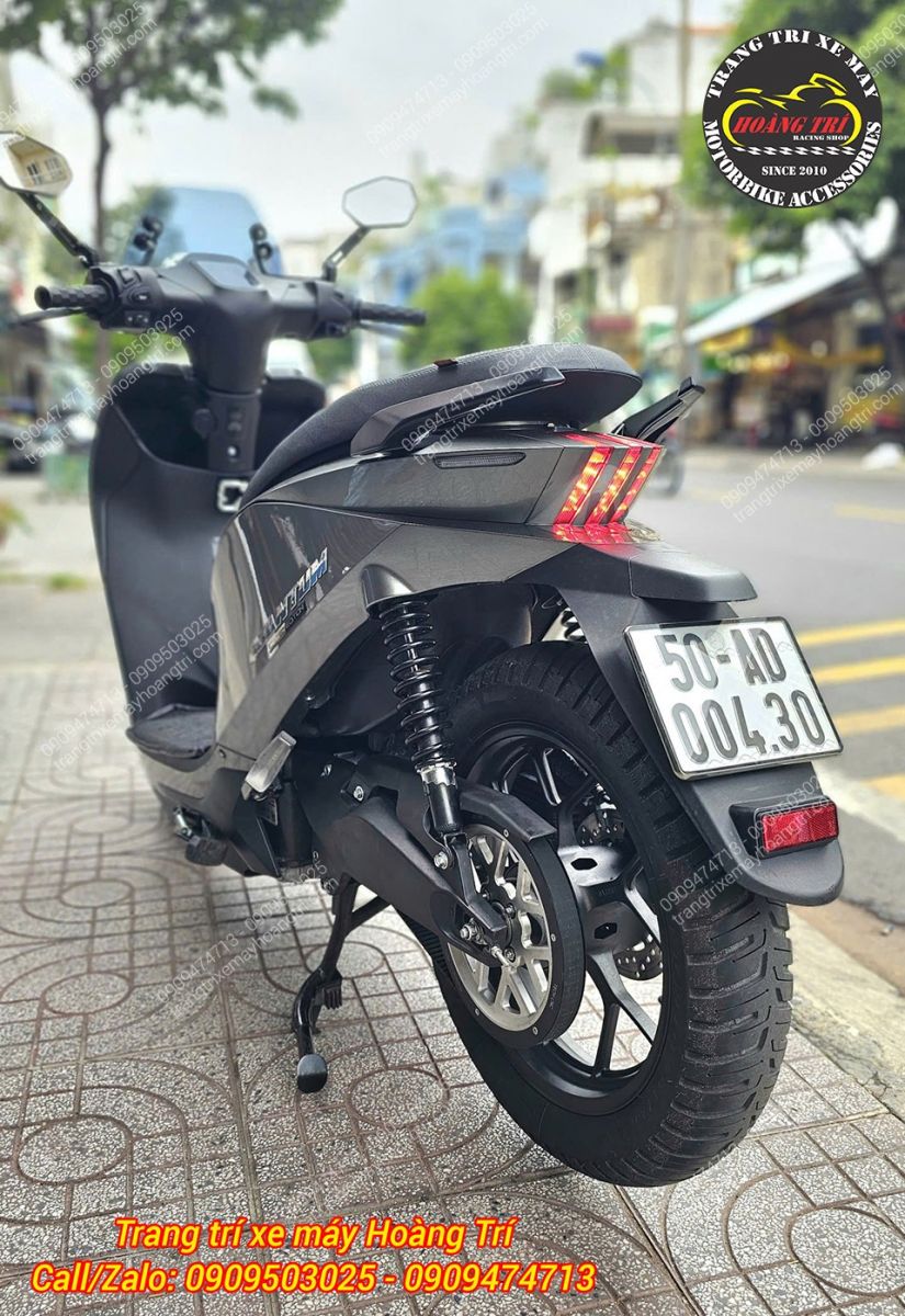 Góc nhìn phía sau Datbike Quantum S1 nổi bật bộ dây curoa được hoàn thiện gọn gàng