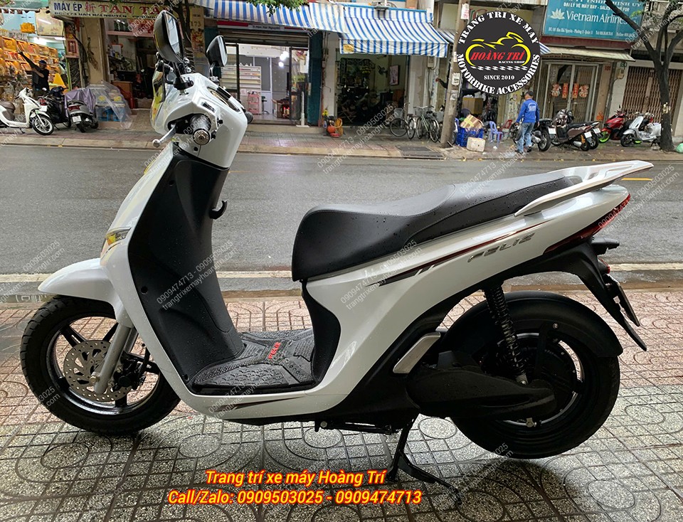 Tổng thể Vinfast Feliz nhìn từ bên trái vẫn tinh tế sau khi nâng cấp chắn bùn nguyên khối