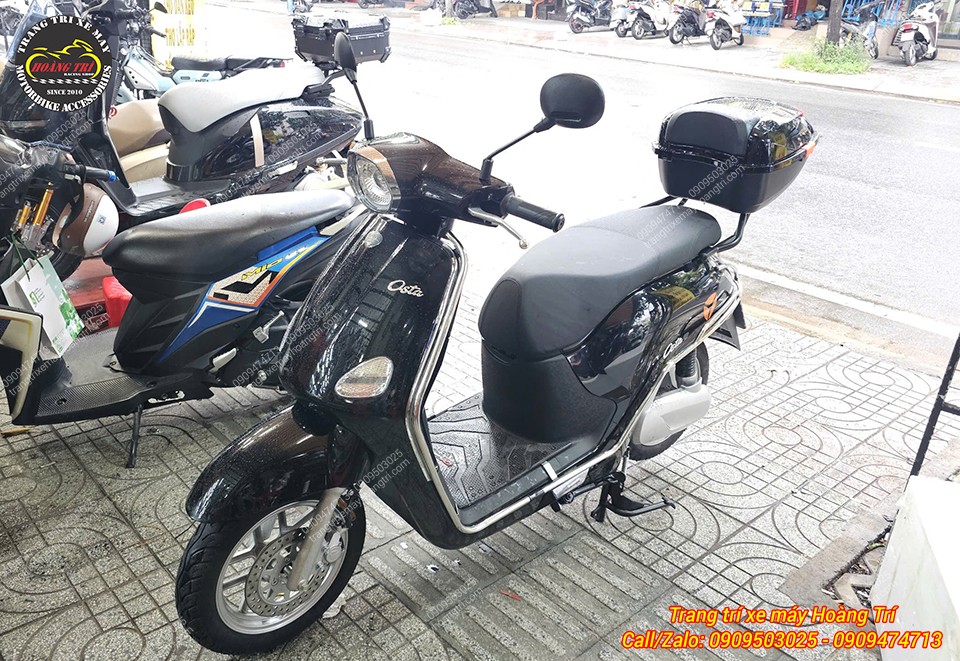Toàn cảnh Yadea Osta sau khi trang bị khung bảo vệ inox tạo diện mạo chắc chắn hơn