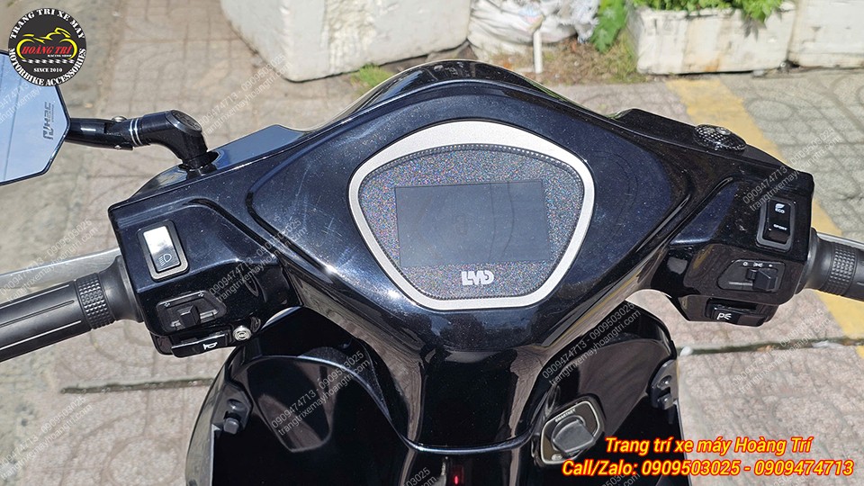 Góc trực diện đồng hồ TFT VinFast Feliz sau lắp đặt mang diện mạo hiện đại và nổi bật hơn