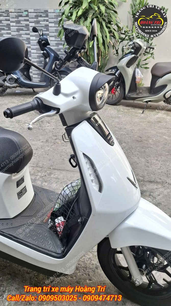 Ốp đèn pha EVO 200 hoàn thiện phần đầu xe gọn gàng, tạo phong cách khác biệt và cuốn hút