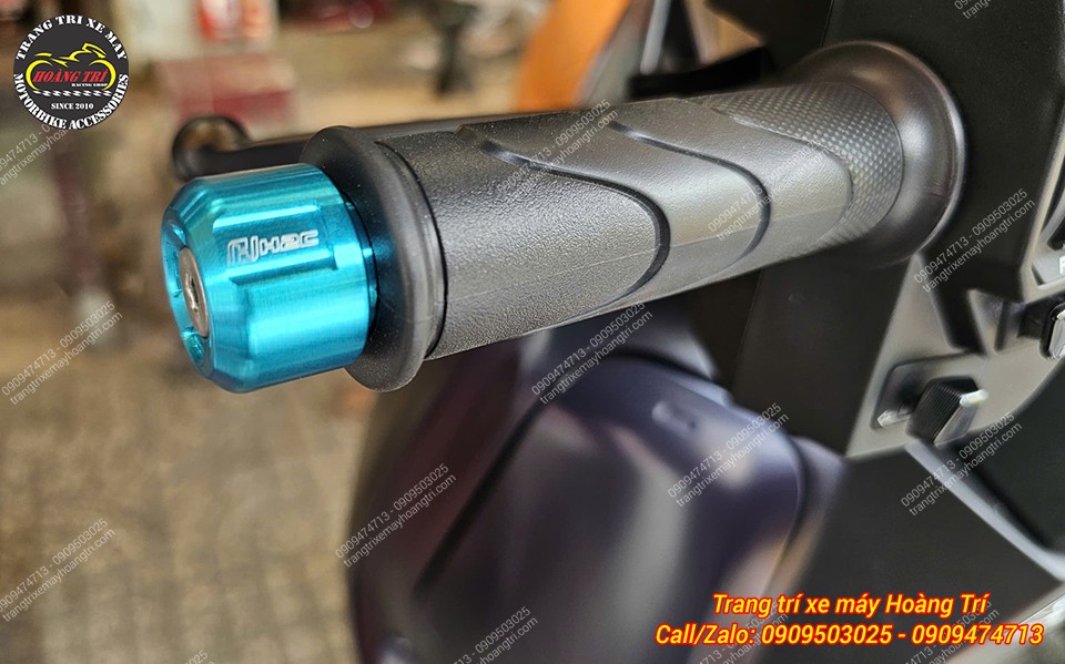 Gù tay lái H2C được hoàn thiện sắc nét, phối hài hòa cùng khu vực tay lái Honda UC3