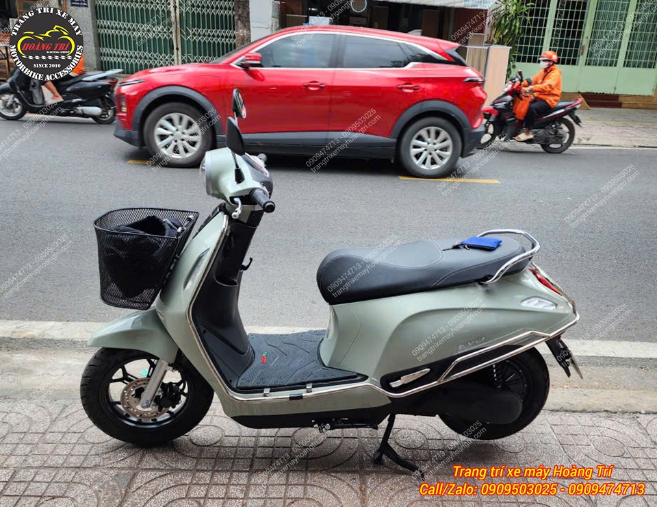 Toàn cảnh Evo Max sau khi trang bị rổ HOR và khung inox, vừa đẹp vừa tiện dụng