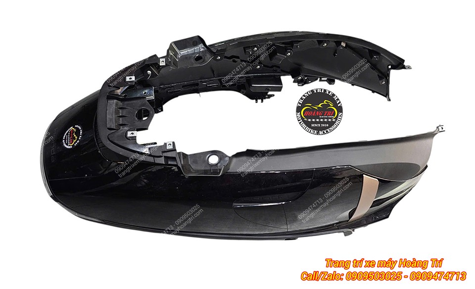 Mặt còn lại của 2 bên hông của dàn áo Honda UC3 thể hiện rõ các chi tiết nhựa