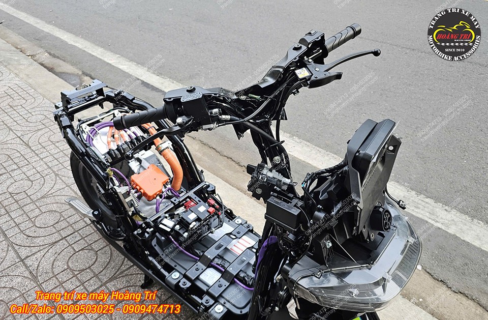 Nhìn ngắm lại toàn cảnh Honda UC3 trần chưa mặc lại dàn áo với bộ khung chắc chắn