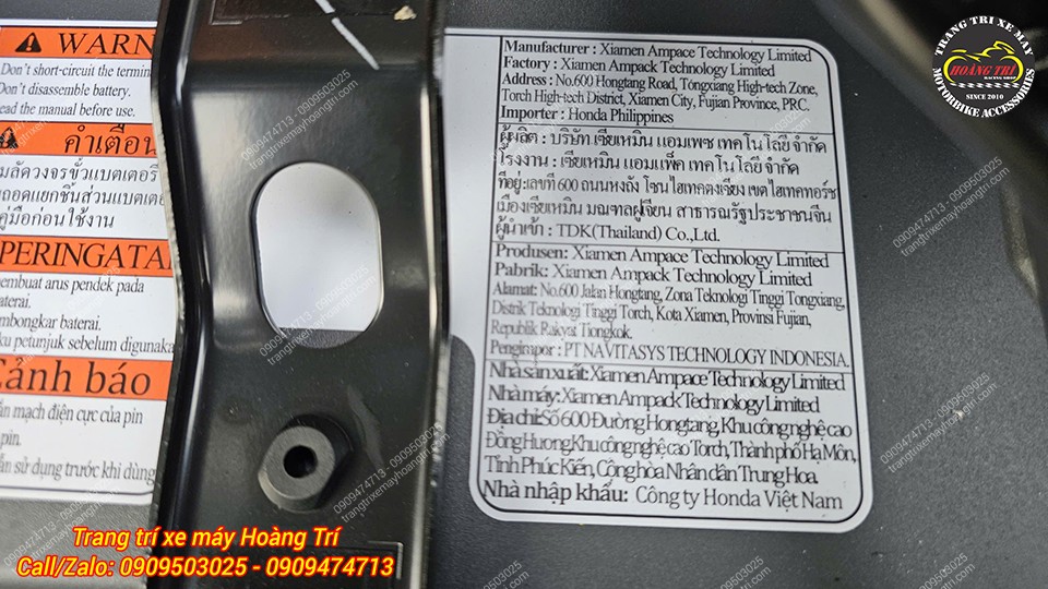 Tem thông tin trên pin Honda UC3 ghi rõ nhà sản xuất và đơn vị nhập khẩu Việt Nam