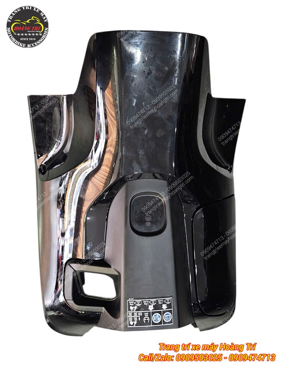 Góc khác của yếm ổ khóa với đường cong độc đáo và tinh tế từ thiết kế của Honda UC3