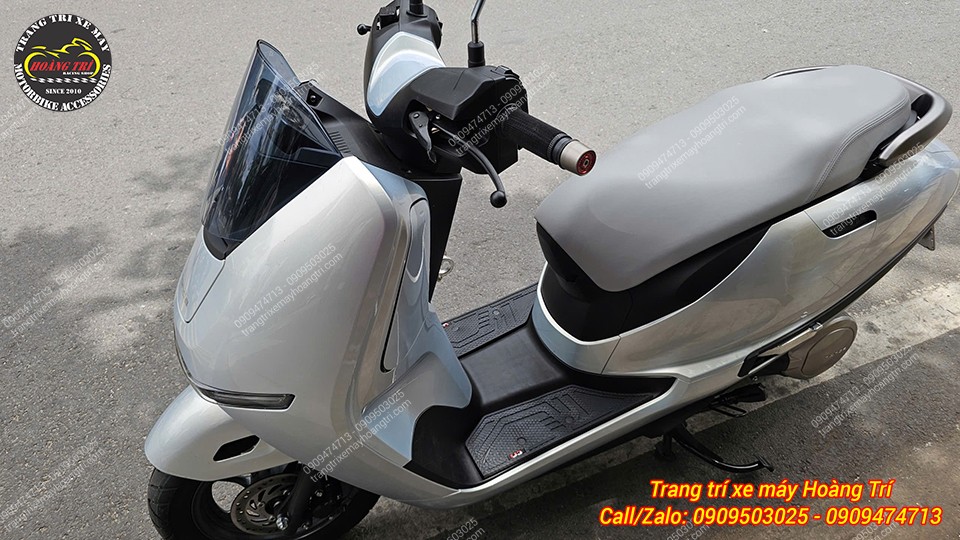 Honda UC3 sau khi trang bị thảm để chân trông liền lạc, tăng điểm nhấn cho khu vực sàn