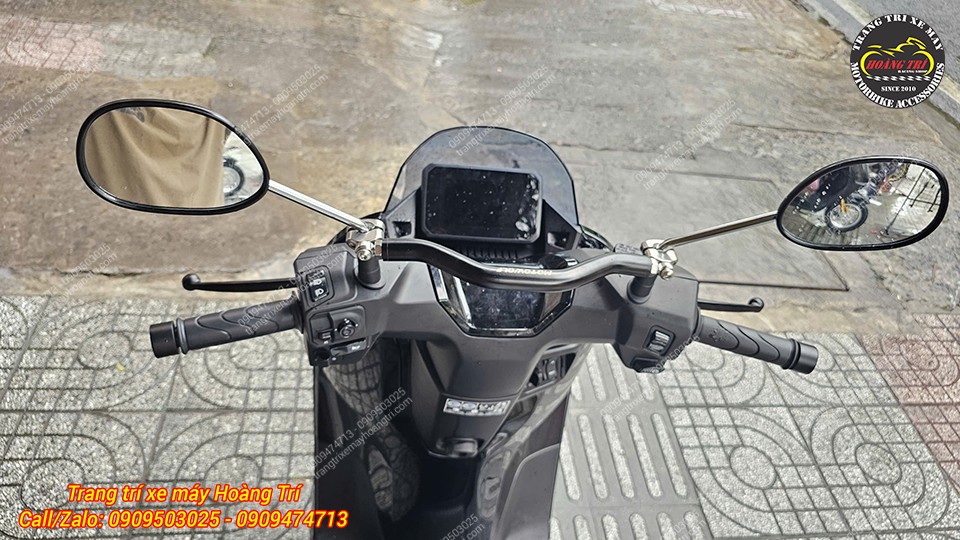 Tại vị trí này có thể nâng cấp thêm màn hình hoặc cảm biến áp suất lốp cho xe