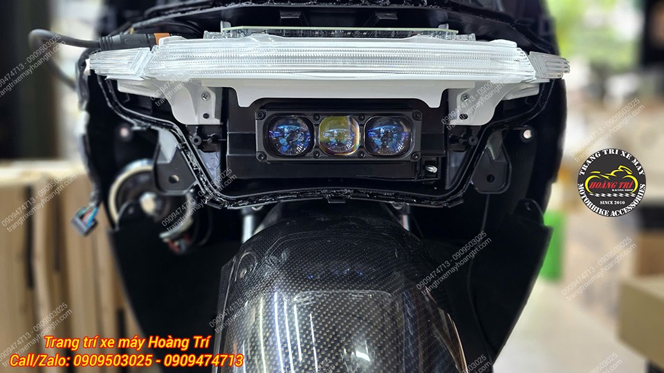 Góc trực diện cho thấy Aozoom Extra 3 nằm cân đối ngay trung tâm phần đầu Honda UC3