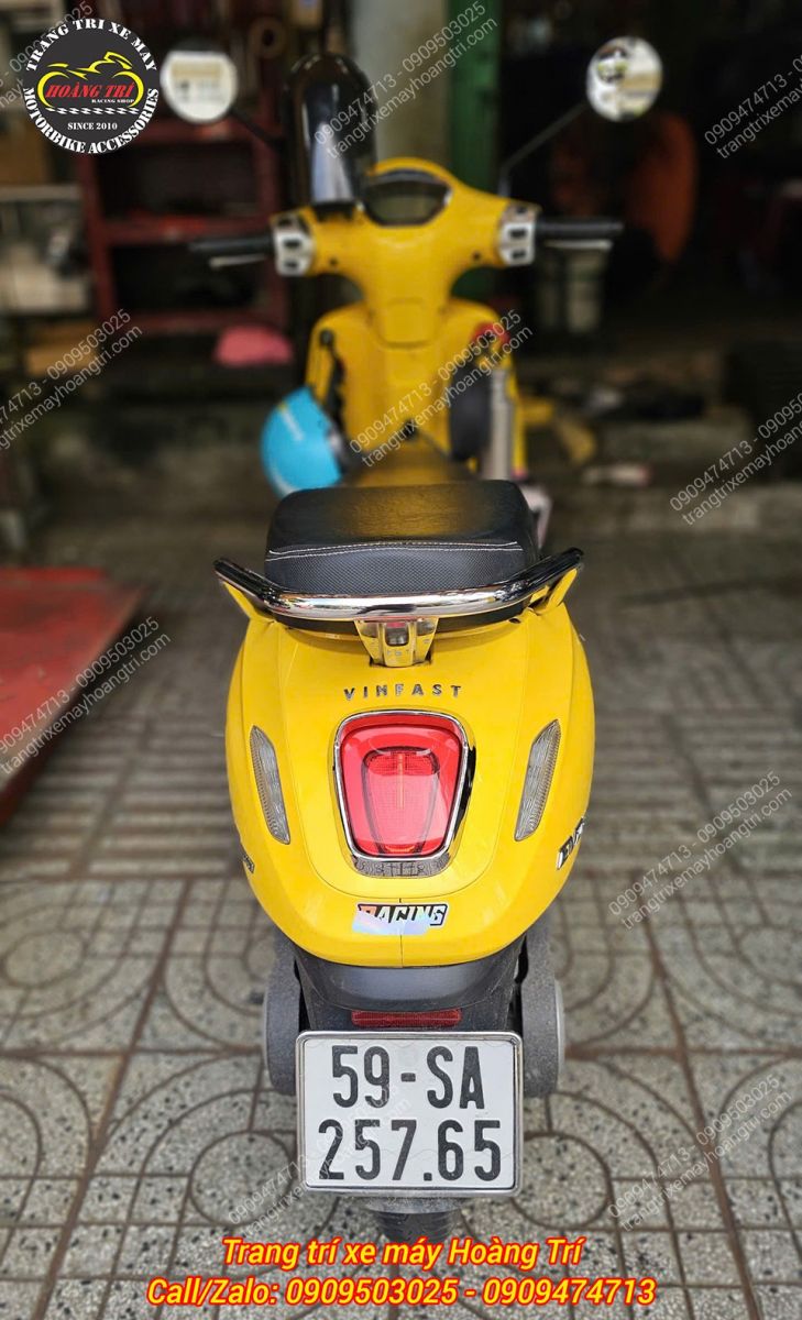 Chính diện đuôi xe EVO sau nâng cấp viền đèn crom mang diện mạo nổi bật và cân đối