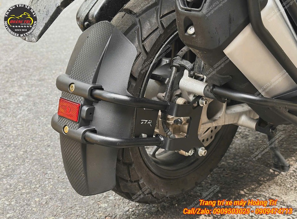 Chắn bùn KTM-GTR ôm bánh sau ADV 160, giúp dàn chân trông cứng cáp hơn