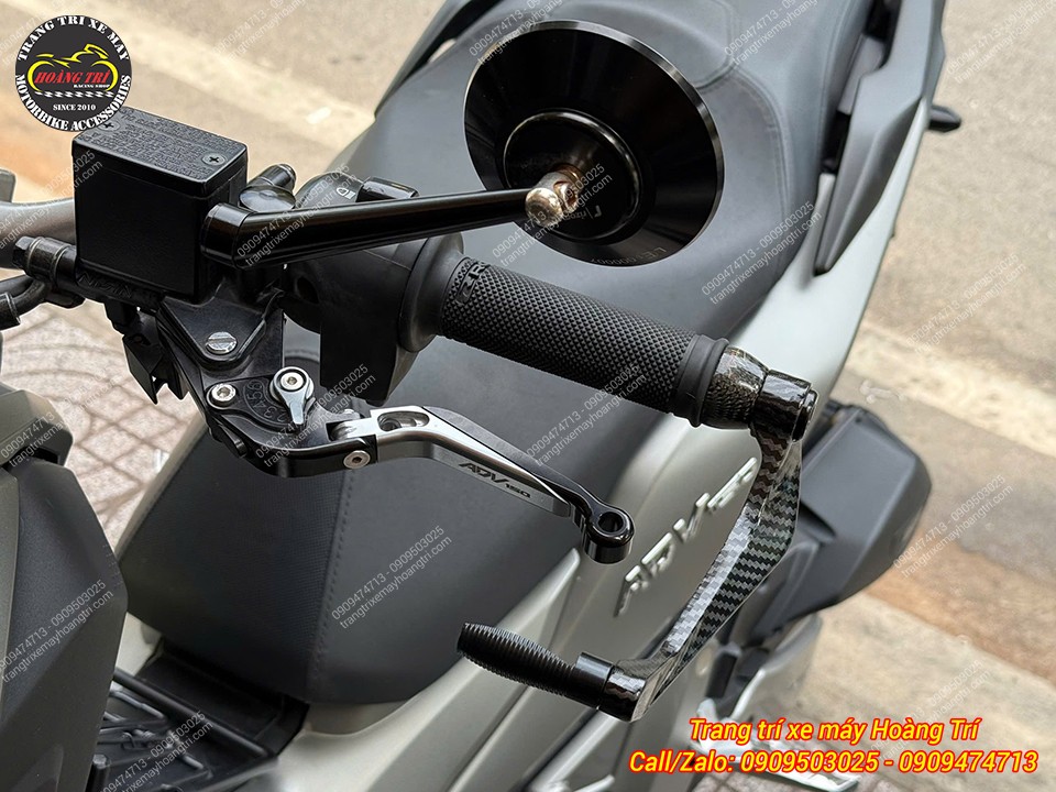 Bảo vệ tay lái Bonamici ôm gọn đầu tay lái ADV 150, tăng vẻ mạnh mẽ cho xe