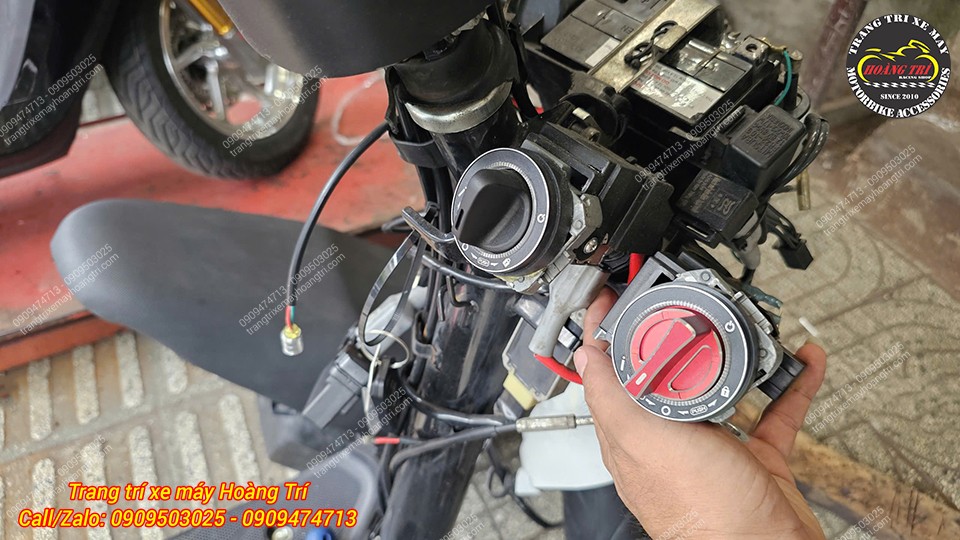 Anh khách quyết định nâng cấp thêm núm nhôm CNC màu đỏ giúp tạo điểm nhấn hơn