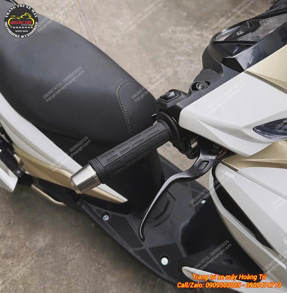 Bao tay Daytona chính hãng phối gù inox G1 cùng tay thắng Racing Boy trên Luvias