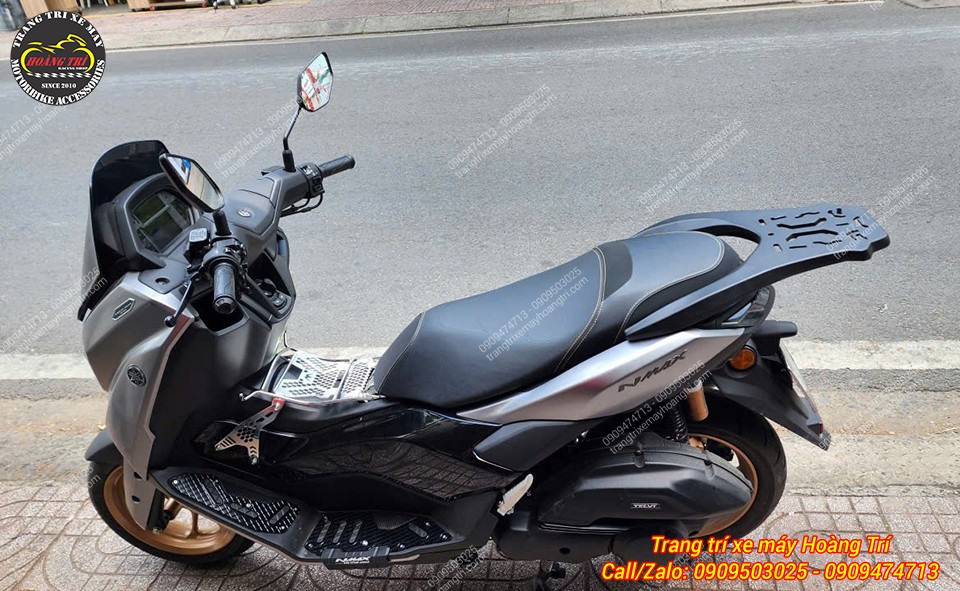Toàn cảnh NMAX 155 sau khi trang bị baga giữa mẫu HT cùng nhiều phụ kiện tiện ích