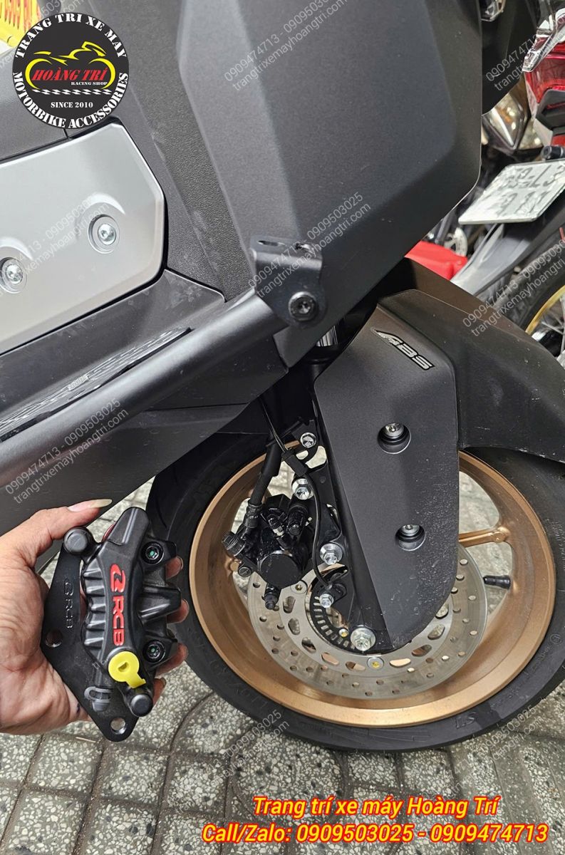 Xế cưng đang được chuẩn bị nâng cấp combo giúp dàn chân nổi bật và thu hút hơn