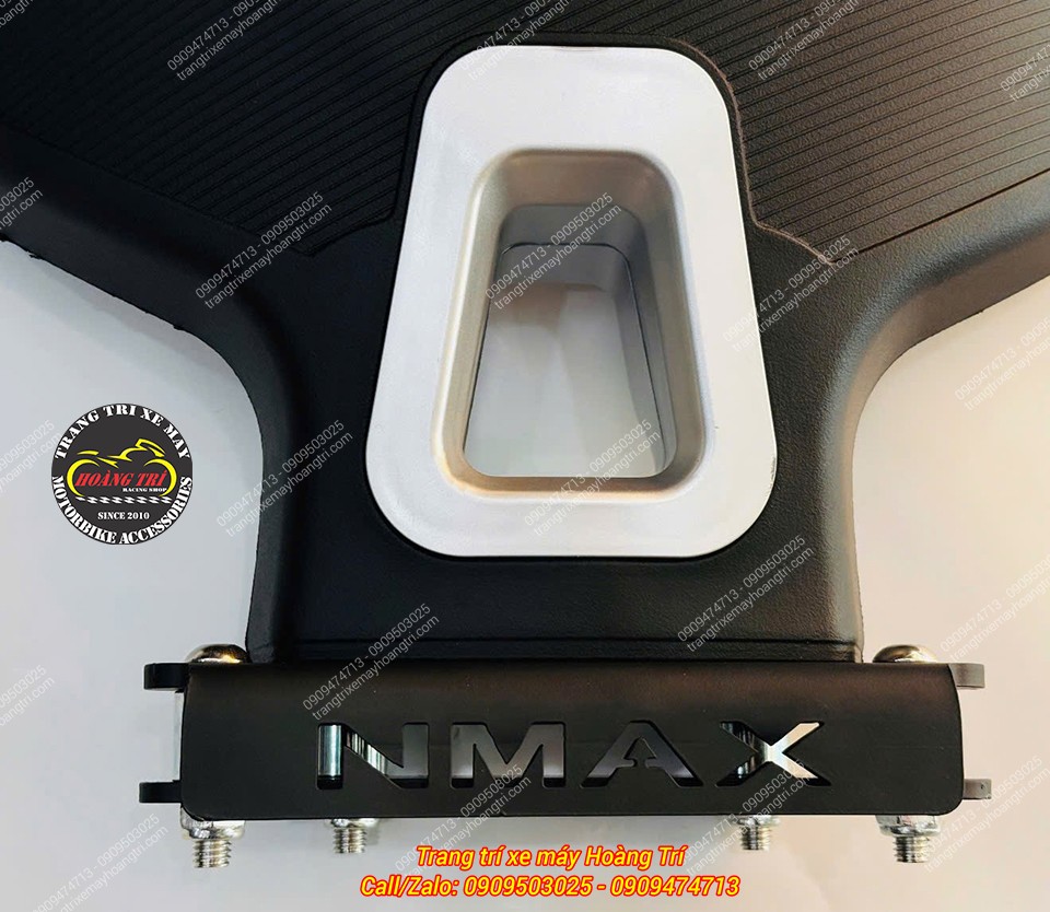 Cận cảnh tựa lưng Yamaha NMAX với pát kim loại chắc chắn, trang bị trên baga sau nhôm đúc
