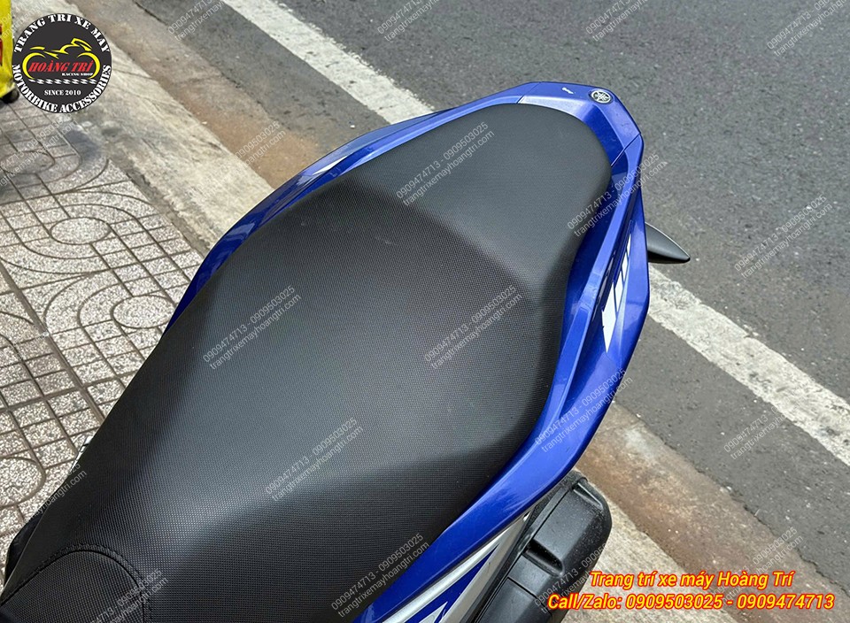 Nhìn góc view này khá trống trải nên anh khách quyết định nâng cấp baga sau Monorack