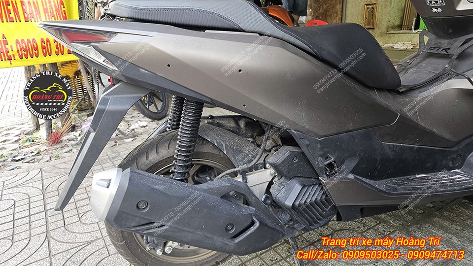 Các vị trí bắt thùng trên dàn áo PCX 160 hoàn thiện tinh tế và sẵn sàng nâng cấp