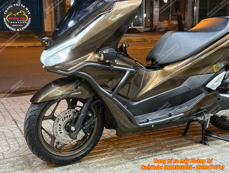 Combo vừa mang đến sự cứng cáp cho xe và vừa tăng thêm tiện ích ánh sáng cho PCX 160