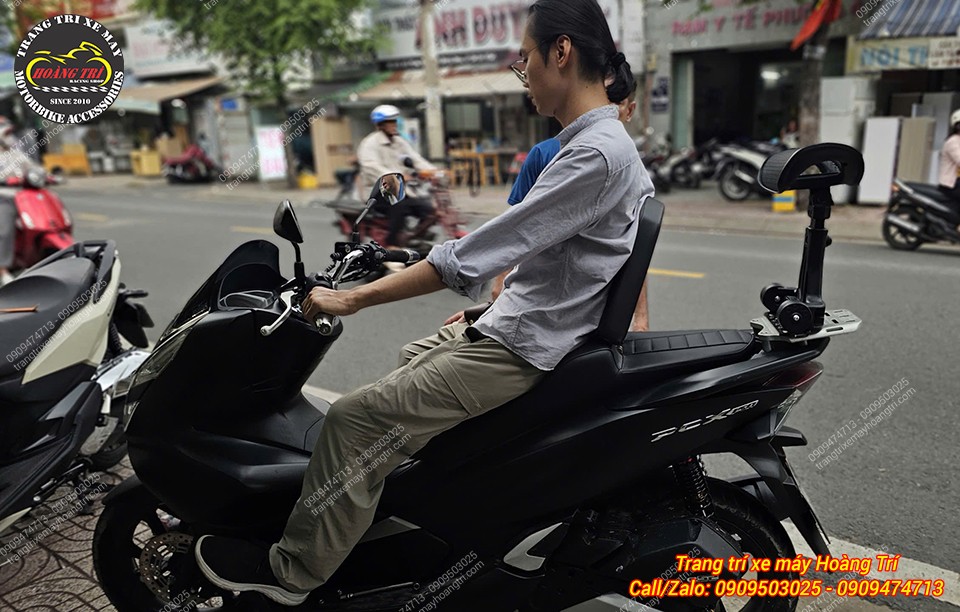 Thiết kế yên mang lại sự thoải mái hơn cho cả người ngồi trước trên mọi hành trình
