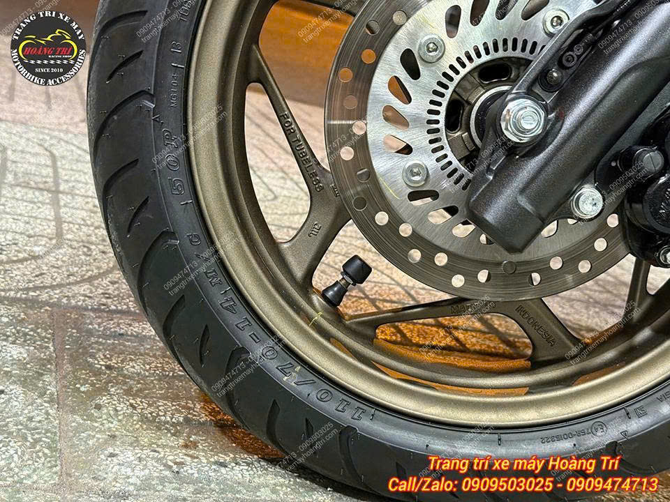 Cảm biến áp suất lốp Chigee dạng gắn ngoài được lắp gọn trên van bánh trước