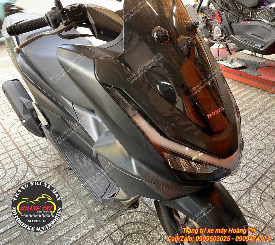 Góc nghiêng PCX 160 sau khi thay mica đèn pha mới, diện mạo trông đẹp mắt hơn