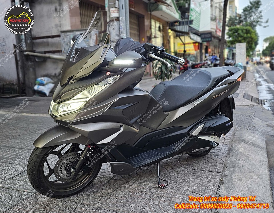 PCX 160 hoàn thiện nâng cấp với body kit trước và kính chắn gió MHR
