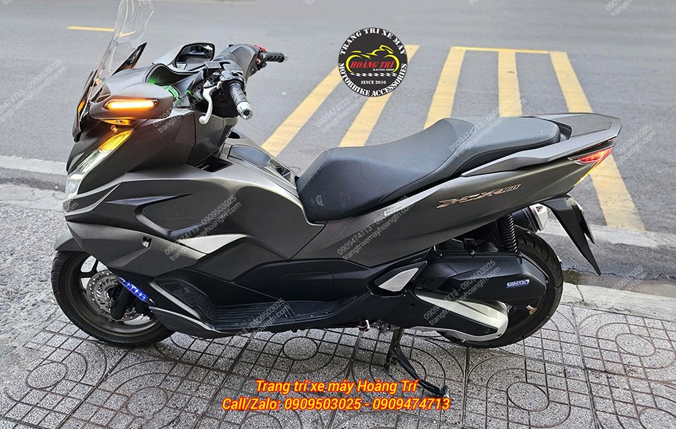 PCX 160 hoàn thiện phong cách mới với dàn đầu đầy khác biệt và kính chắn gió thể thao