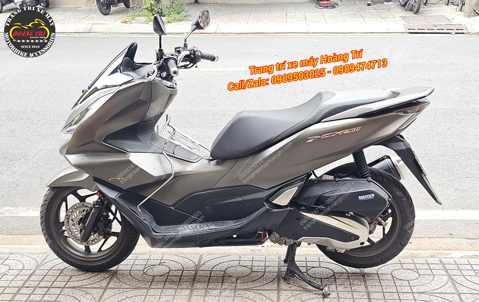 Thân xe PCX 160 nhìn từ bên hông trước khi tiến hành nâng cấp các chi tiết phía trước