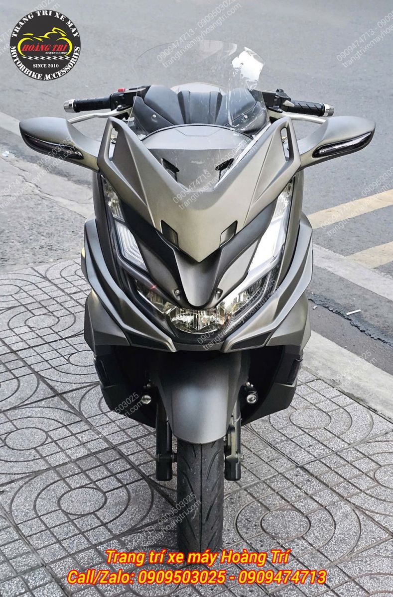 Cặp kính hậu tích hợp trên kính chắn gió MHR mang đến phong cách đẳng cấp cho PCX 160
