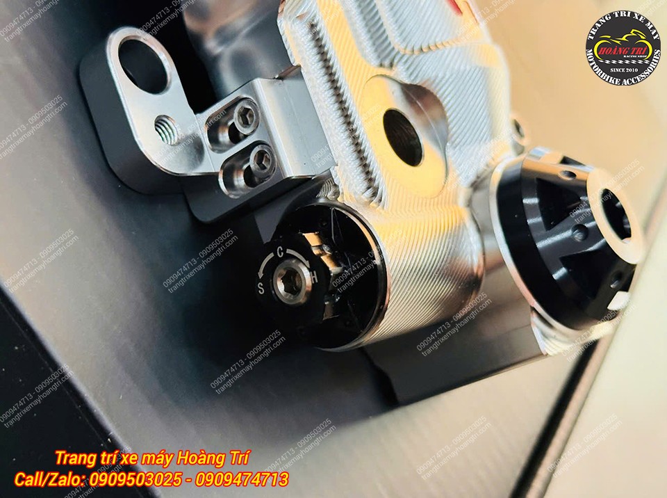 Cận cảnh núm điều chỉnh trên phuộc KingHam, hỗ trợ tinh chỉnh theo nhu cầu sử dụng thực tế