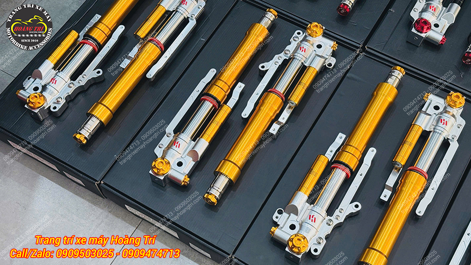 Phuộc Upside Down Kingham vàng gold mang nét thể thao, giúp dàn chân PCX thêm nổi bật