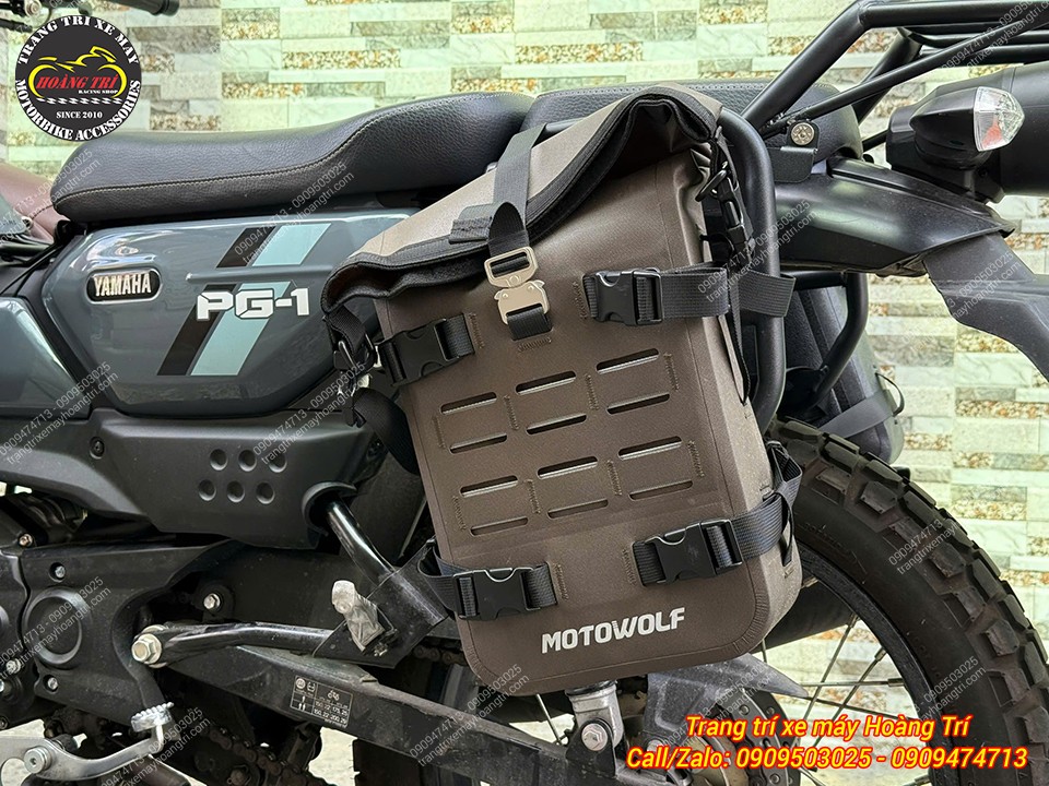 Túi hông Motowolf phối hài hòa cùng dàn áo Yamaha PG-1, tạo phong cách đi phượt tiện dụng