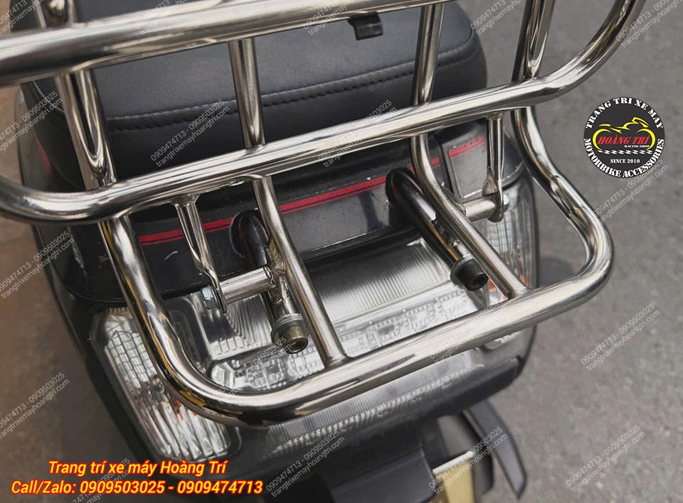 Khoét nhựa tại vị trí cố định baga sau cho xe Honda Dunk