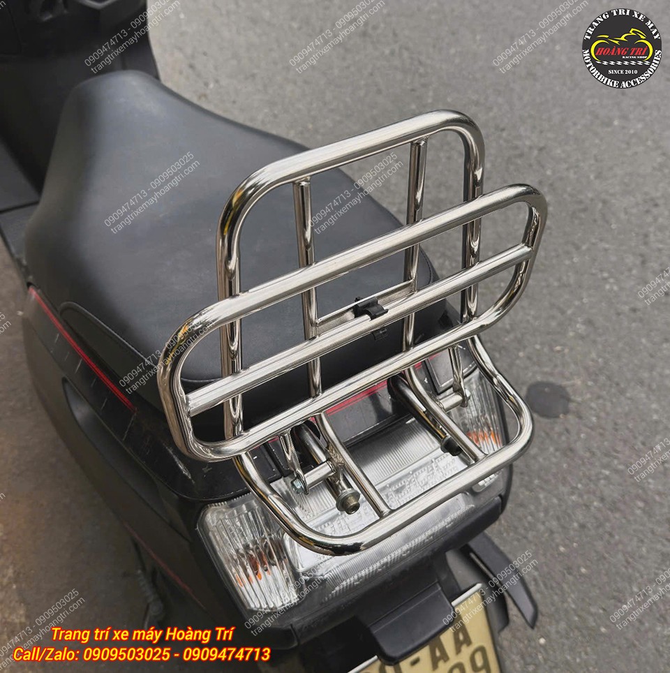 Baga sau Honda Dunk có phần khung tựa lưng chắc chắn, kết hợp mặt đỡ phía dưới tiện dụng