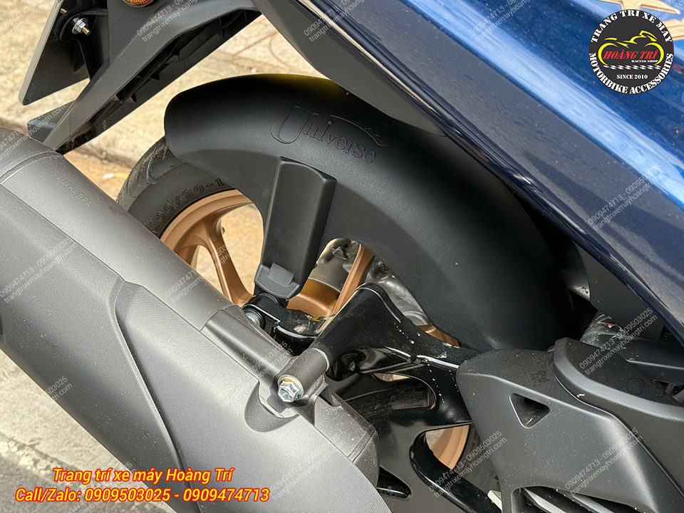 Cận cảnh dè con chính hãng Yamaha ôm sát bánh sau Lexi 155, thiết kế gọn gàng