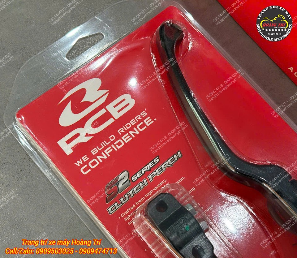 Cận cảnh tay côn S2 Racing Boy sở hữu thiết kế màu đen mạnh mẽ, thể thao